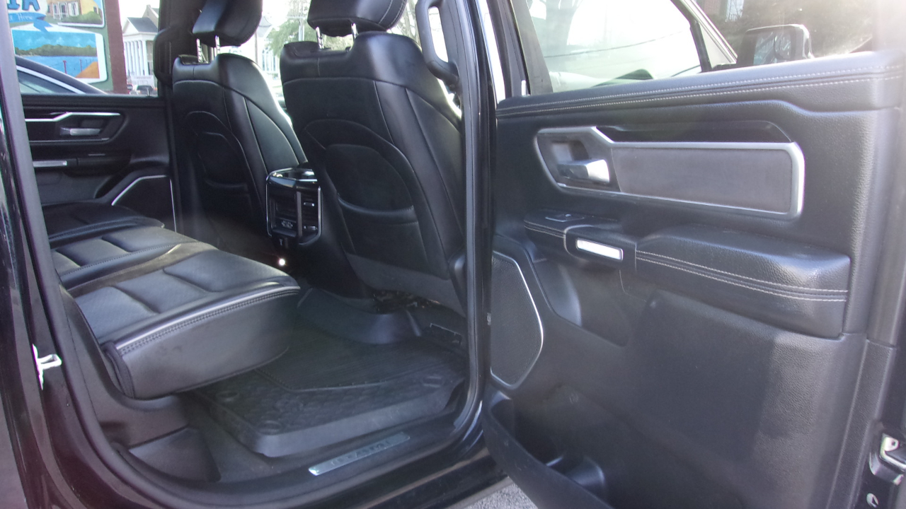 RAM 1500 Laramie Crew Cab SWB 4WD 2020