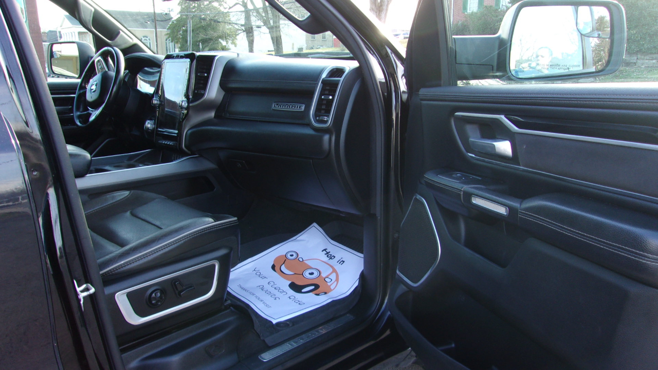 RAM 1500 Laramie Crew Cab SWB 4WD 2020