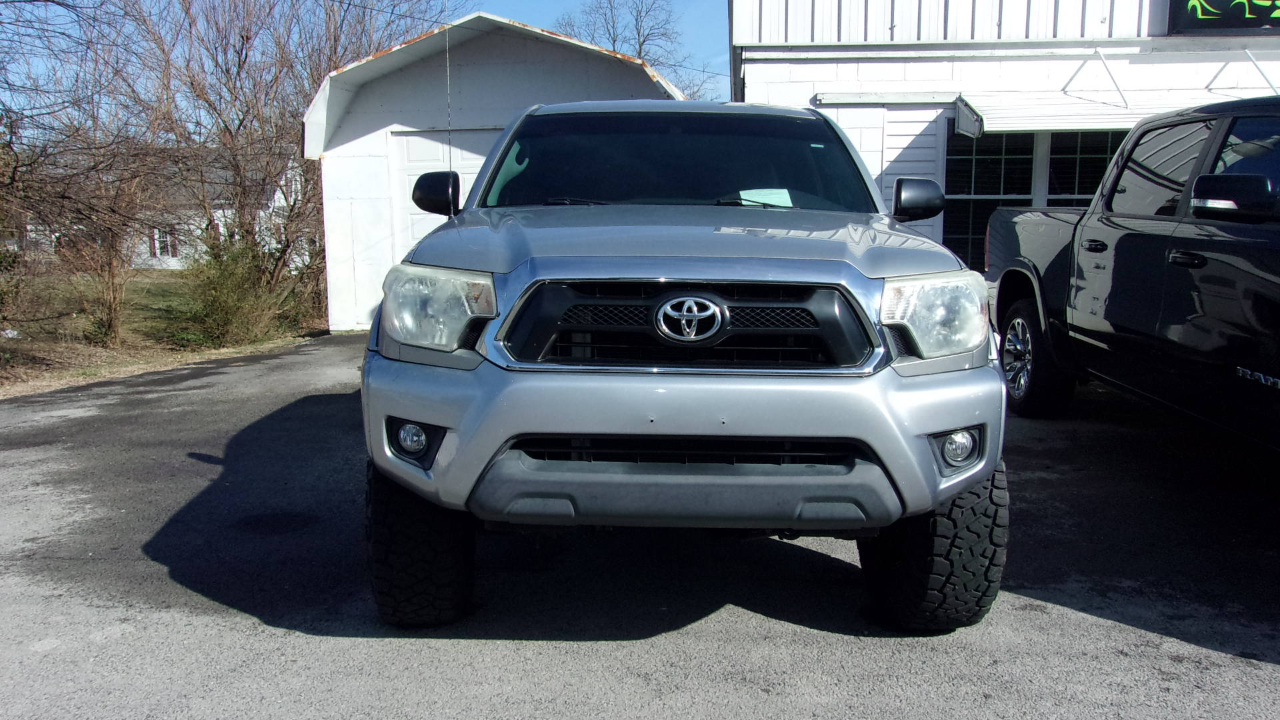 Toyota Tacoma PreRunner Double Cab V6 5AT 2WD 2014