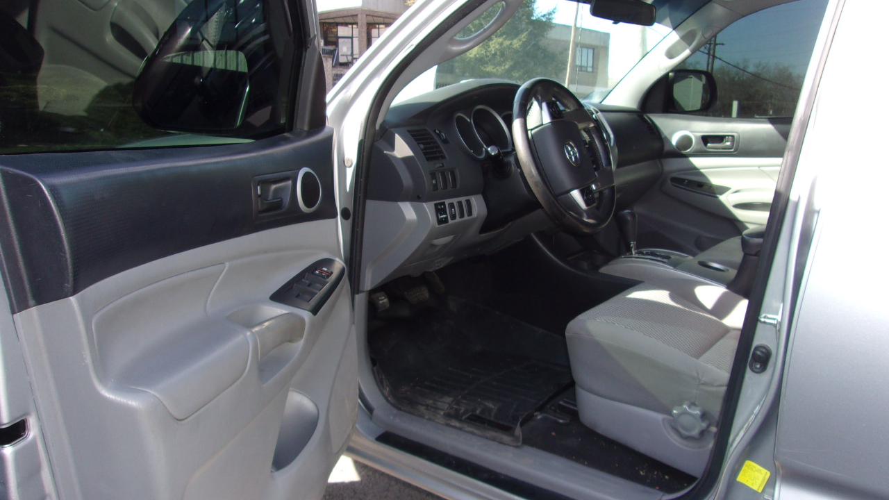 Toyota Tacoma PreRunner Double Cab V6 5AT 2WD 2014