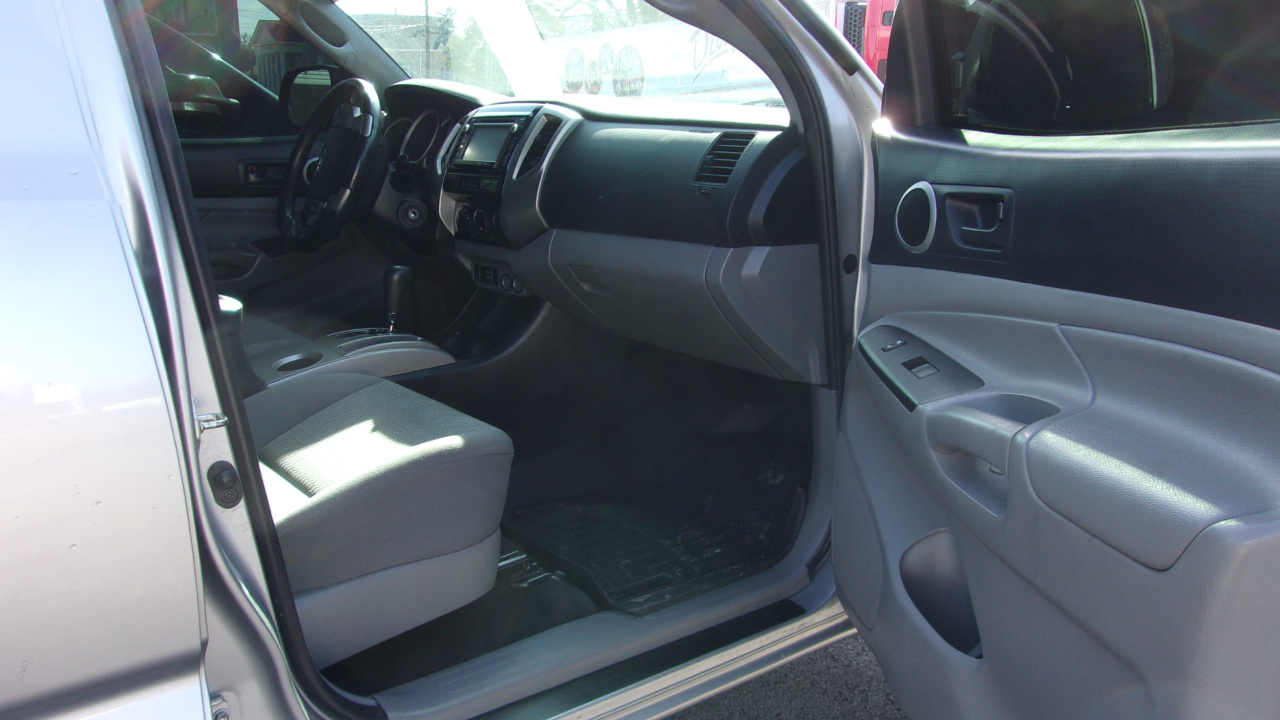 Toyota Tacoma PreRunner Double Cab V6 5AT 2WD 2014