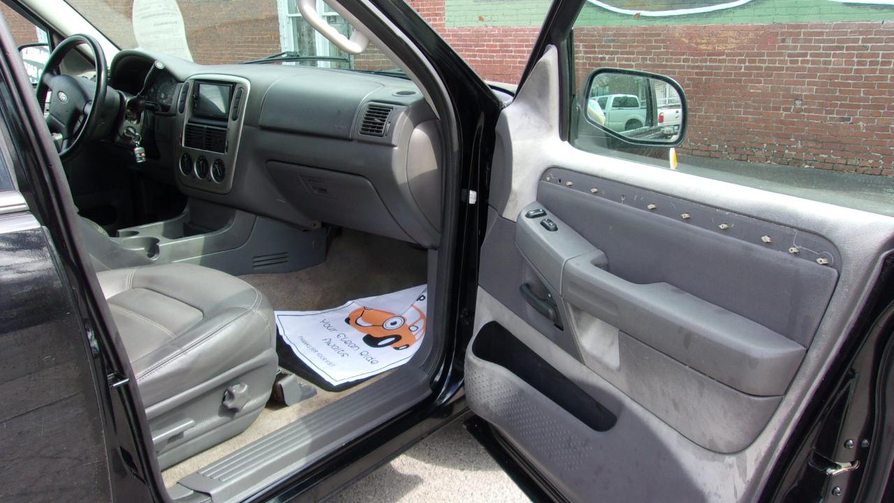 Ford Explorer XLT 4.0L 2WD 2003