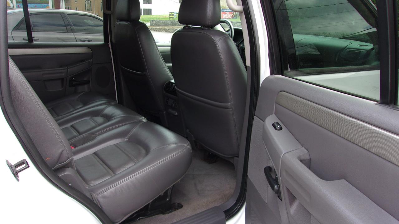 Ford Explorer XLT 4.6L AWD 2003