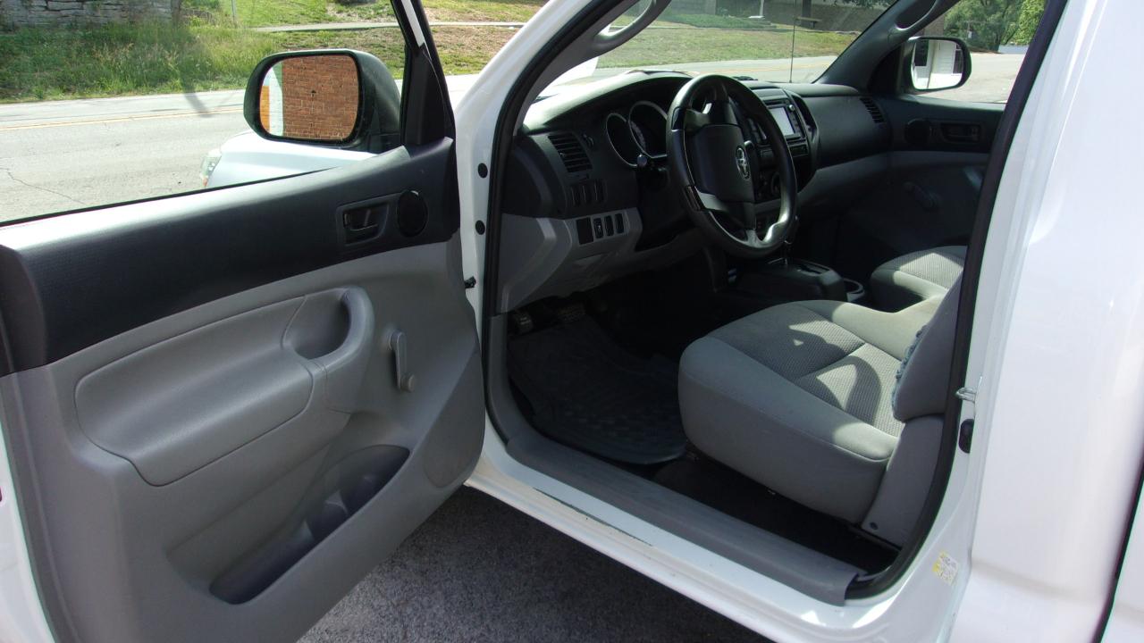 Toyota Tacoma Regular Cab I4 5MT 2WD 2014