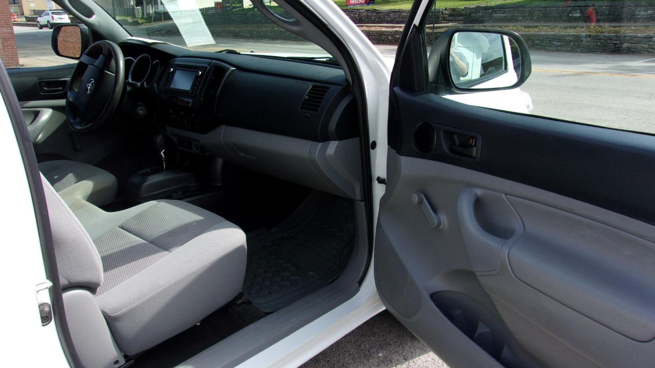 Toyota Tacoma Regular Cab I4 5MT 2WD 2014