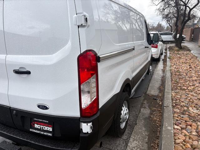 Ford Transit 150 Van Low Roof w/Sliding Pass. 148-in. WB 2021
