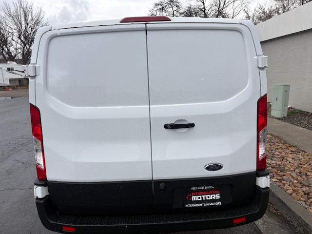Ford Transit 150 Van Low Roof w/Sliding Pass. 148-in. WB 2021