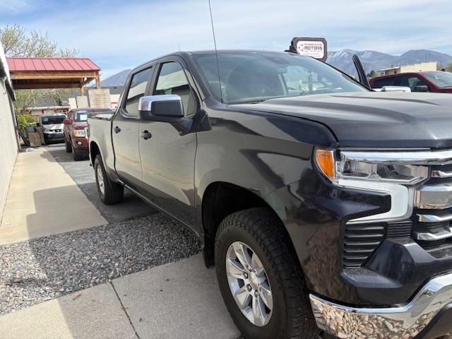 Chevrolet Silverado 1500 LT Crew Cab 4WD 2022