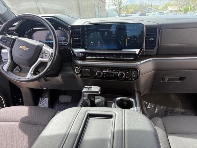 Chevrolet Silverado 1500 LT Crew Cab 4WD 2022