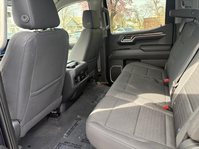 Chevrolet Silverado 1500 LT Crew Cab 4WD 2022