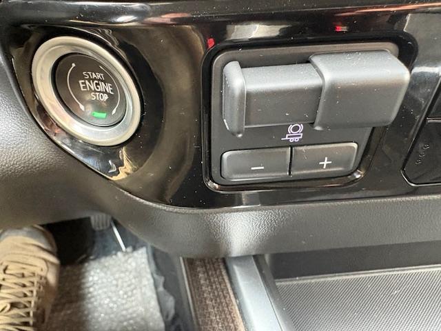 Chevrolet Silverado 1500 LT Crew Cab 4WD 2022