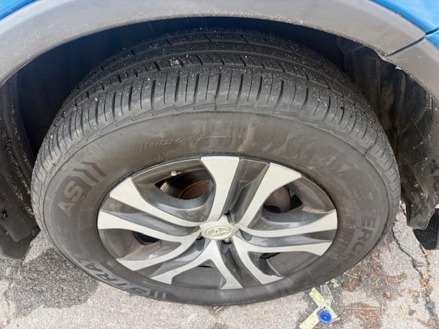 Toyota RAV4 LE AWD 2016