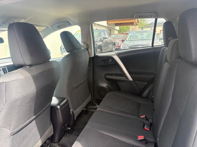 Toyota RAV4 LE AWD 2016