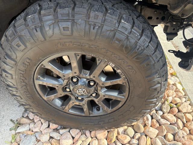 Toyota Tundra SR5 5.7L V8 CrewMax 4WD 2021