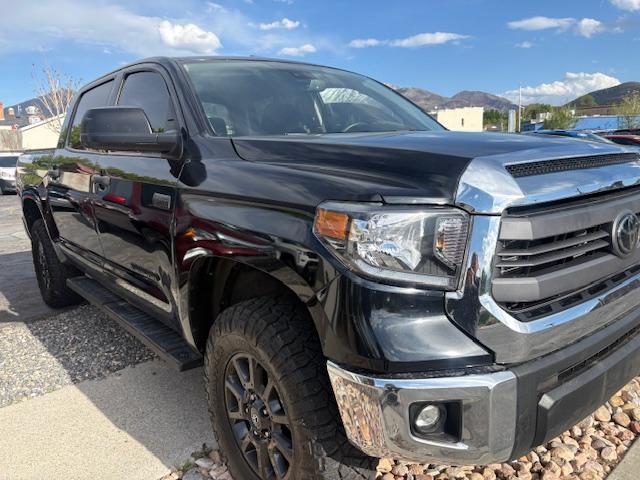 Toyota Tundra SR5 5.7L V8 CrewMax 4WD 2021