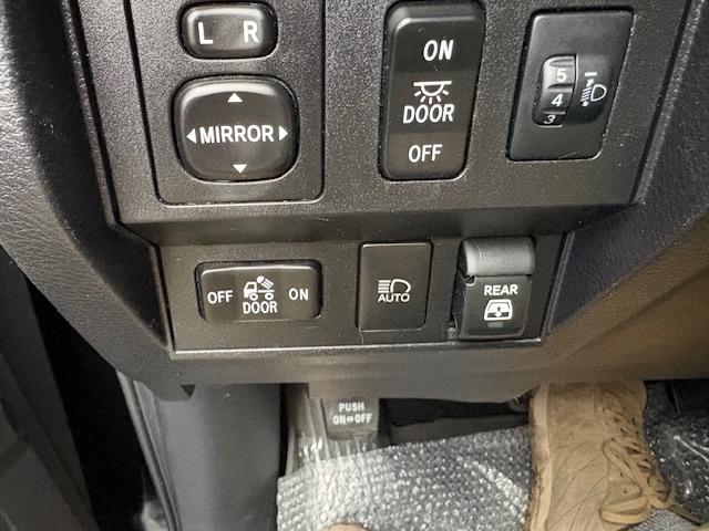 Toyota Tundra SR5 5.7L V8 CrewMax 4WD 2021