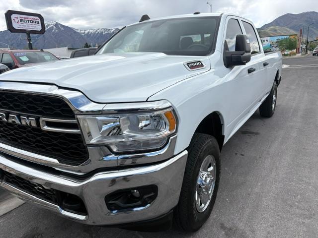 RAM 2500 Tradesman Crew Cab LWB 4WD 2024