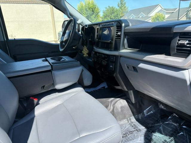 Ford F-350 SD XL Crew Cab Long Bed 4WD 2024