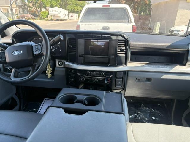 Ford F-350 SD XL Crew Cab Long Bed 4WD 2024