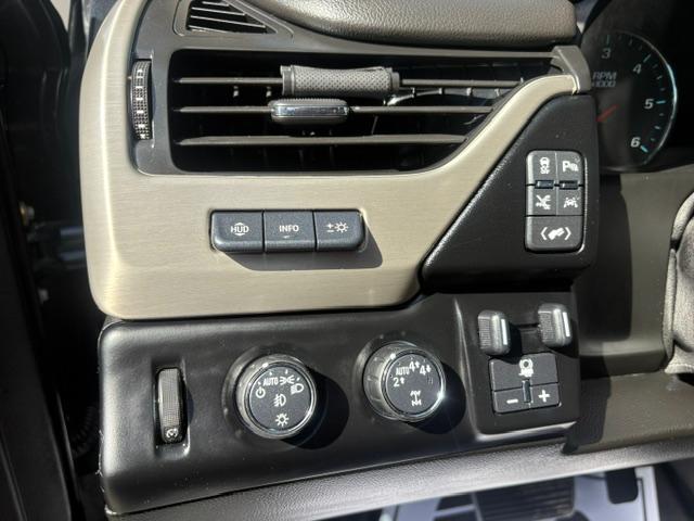 GMC Yukon XL Denali 4WD 2019