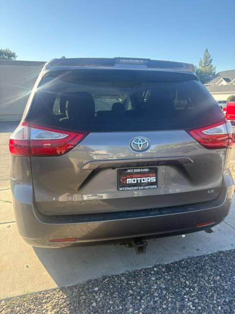 Toyota Sienna LE 8-Passenger 2018