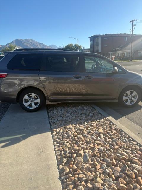 Toyota Sienna LE 8-Passenger 2018