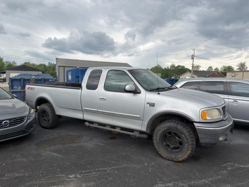2002 Ford F-150 Lariat SuperCab Long Bed 4WD