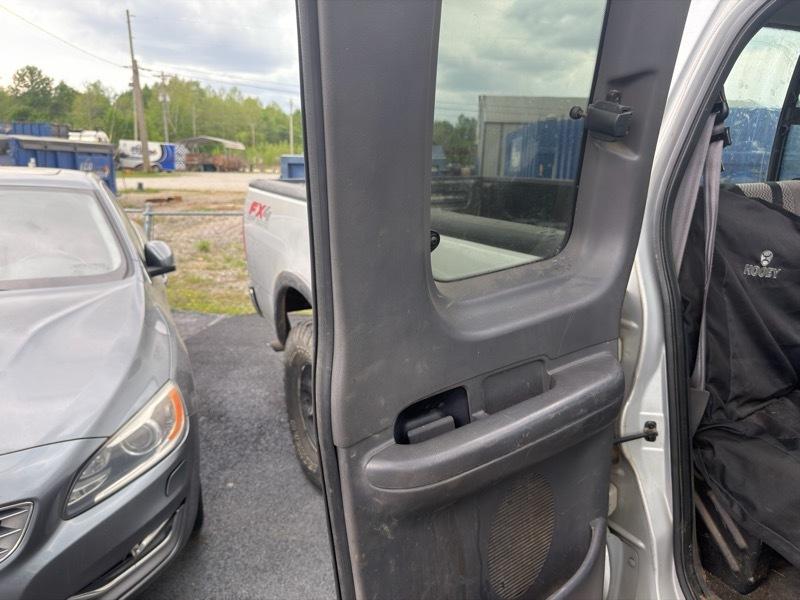 Ford F-150 Lariat SuperCab Long Bed 4WD 2002