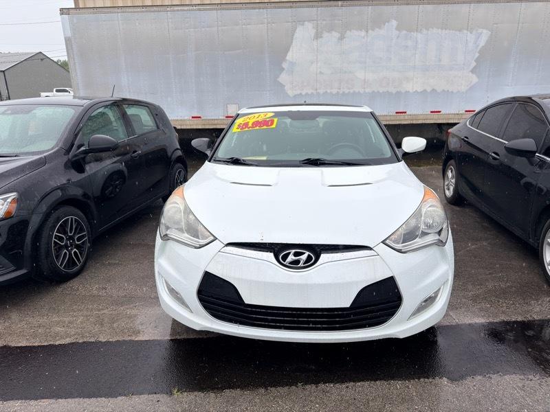 Hyundai Veloster Base 6MT 2013