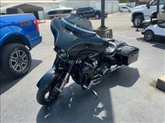 2017 Harley-Davidson FLHXSE 