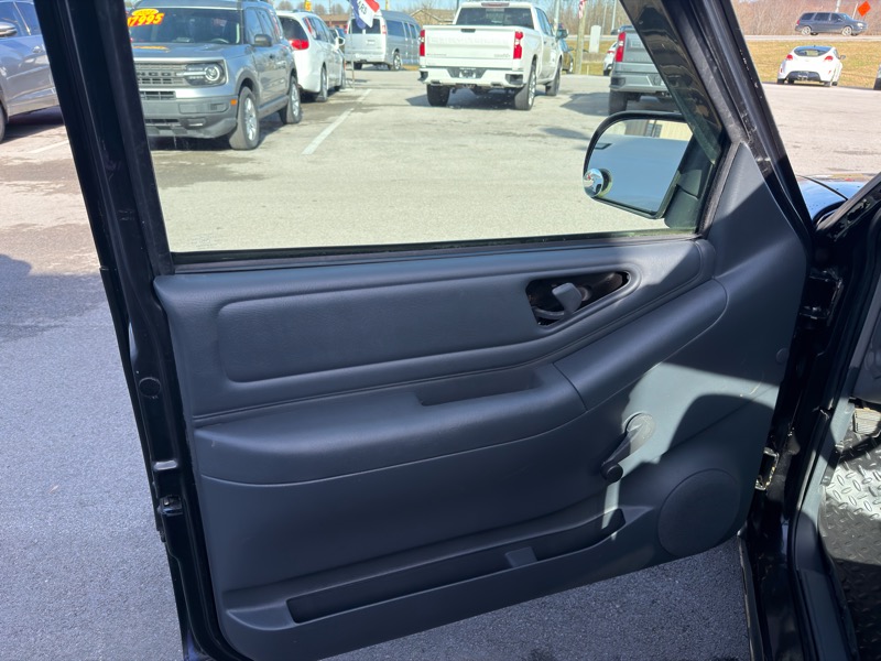 Chevrolet S10 Pickup Reg. Cab Short Bed 2WD 1994