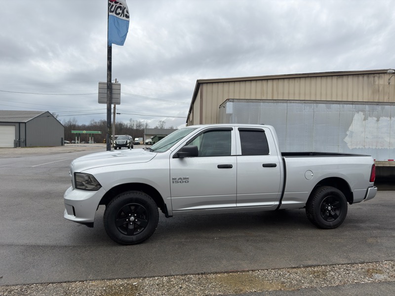 RAM 1500 4WD Quad Cab 140.5" SLT 2018