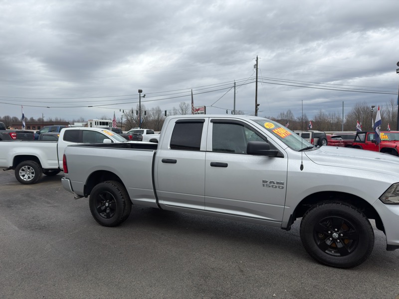 RAM 1500 4WD Quad Cab 140.5" SLT 2018