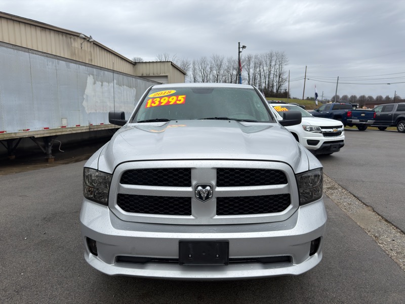 RAM 1500 4WD Quad Cab 140.5" SLT 2018