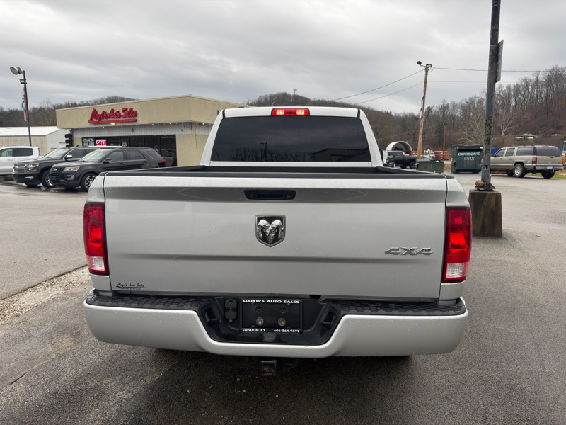 RAM 1500 4WD Quad Cab 140.5" SLT 2018