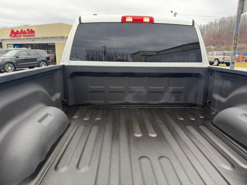 RAM 1500 4WD Quad Cab 140.5" SLT 2018