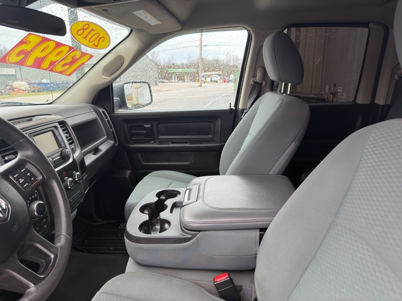 RAM 1500 4WD Quad Cab 140.5" SLT 2018