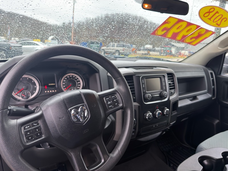 RAM 1500 4WD Quad Cab 140.5" SLT 2018