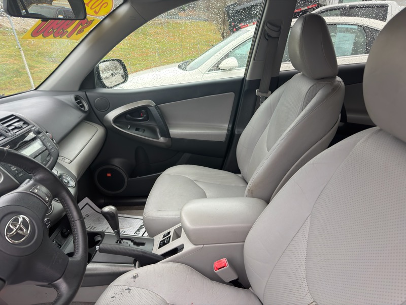 Toyota RAV4 Limited I4 4WD 2011