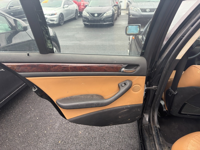 BMW 3-Series 325xi Sedan 2005