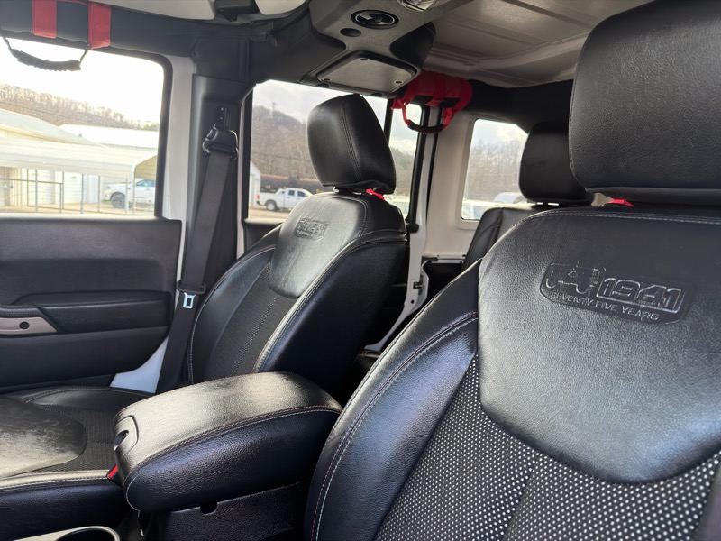 Jeep Wrangler Unlimited Sahara 4WD 2017