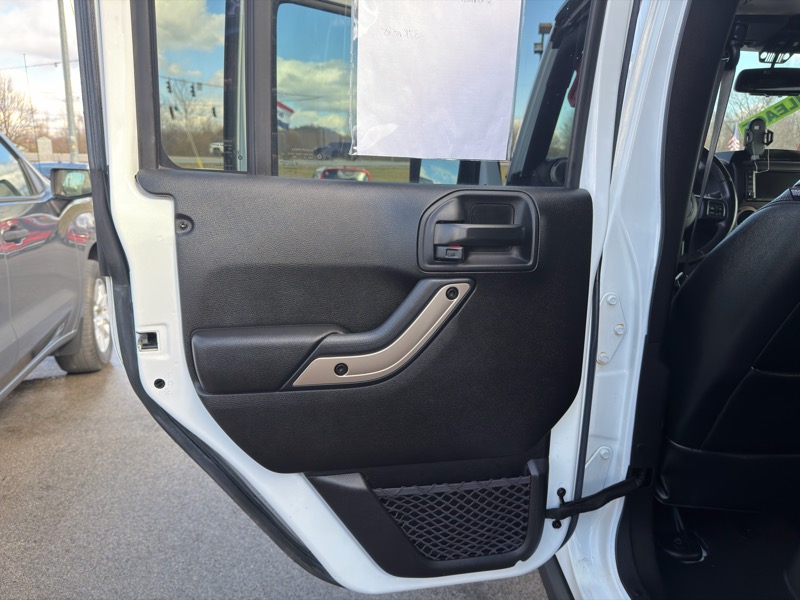 Jeep Wrangler Unlimited Sahara 4WD 2017