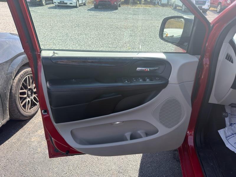 Dodge Grand Caravan SXT 2012