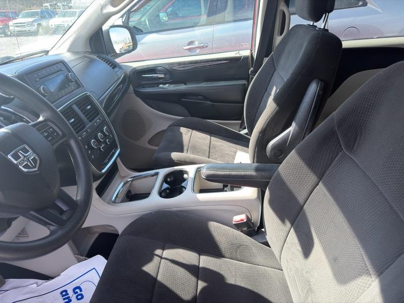 Dodge Grand Caravan SXT 2012