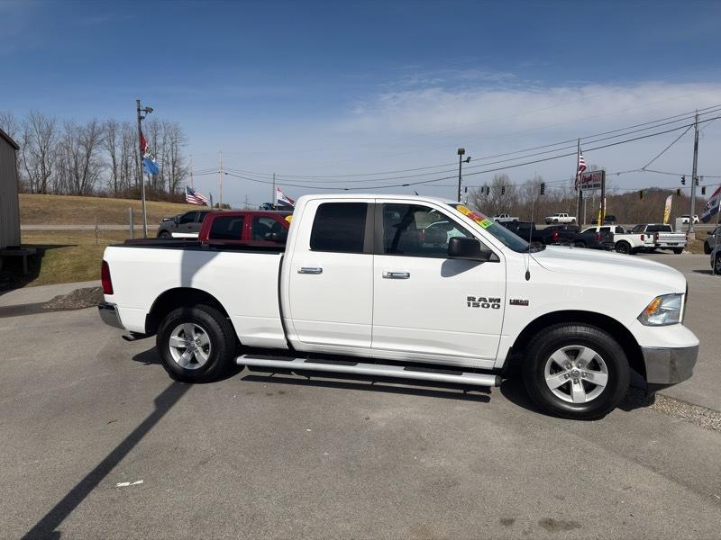 RAM 1500 4WD Quad Cab 140.5" SLT 2016