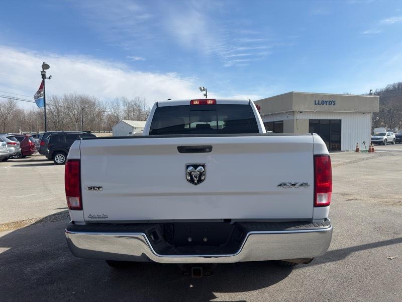 RAM 1500 4WD Quad Cab 140.5" SLT 2016
