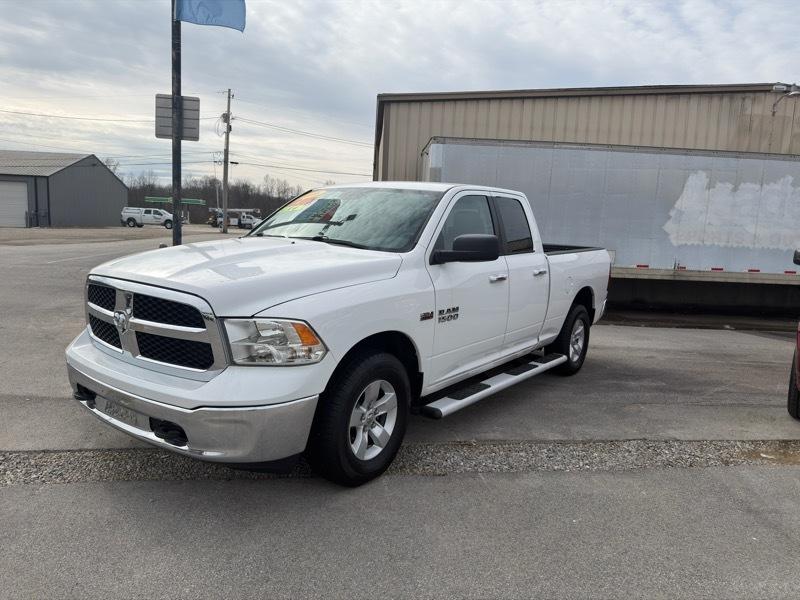 RAM 1500 4WD Quad Cab 140.5" SLT 2016