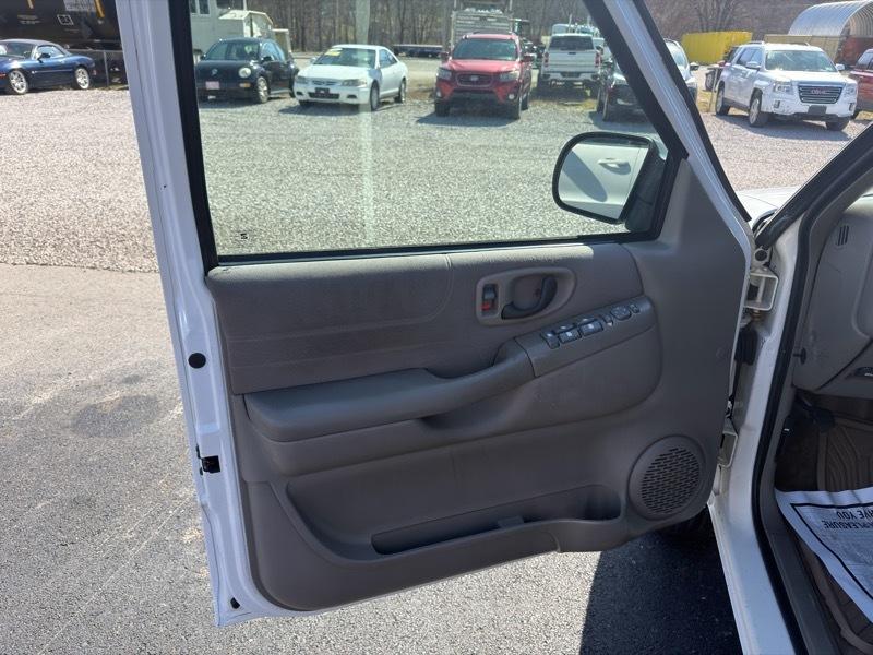 Chevrolet Blazer 4-Door 4WD LS 2004