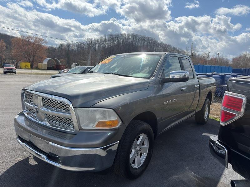 RAM 1500 4WD Quad Cab 140.5" ST 2012
