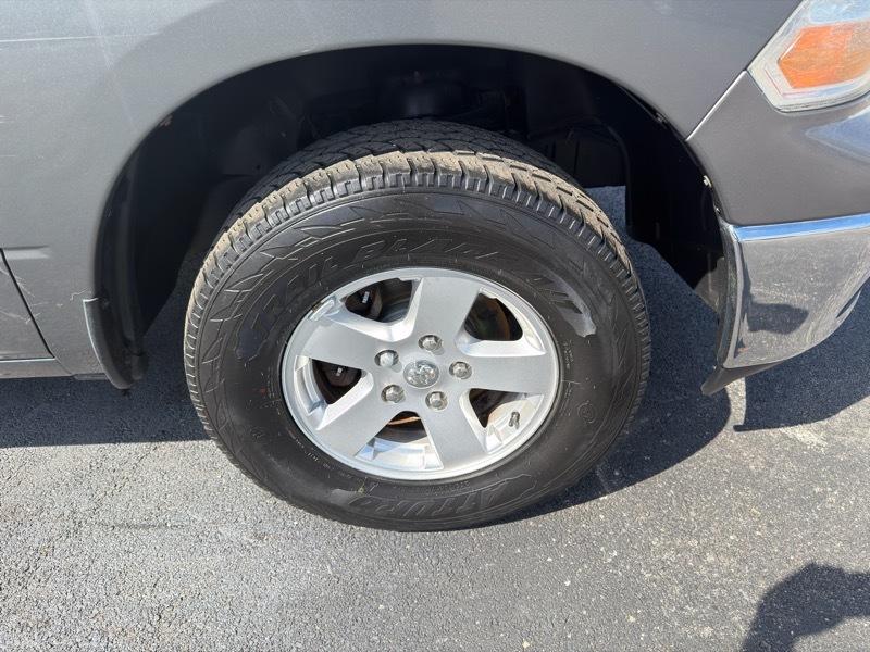 RAM 1500 4WD Quad Cab 140.5" ST 2012